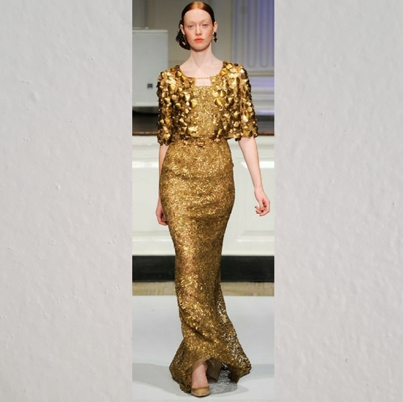 Oscar de la Renta Dresses & Skirts - $9,000 OSCAR DE LA RENTA GOLDEN BEAD SILK GOWN US S